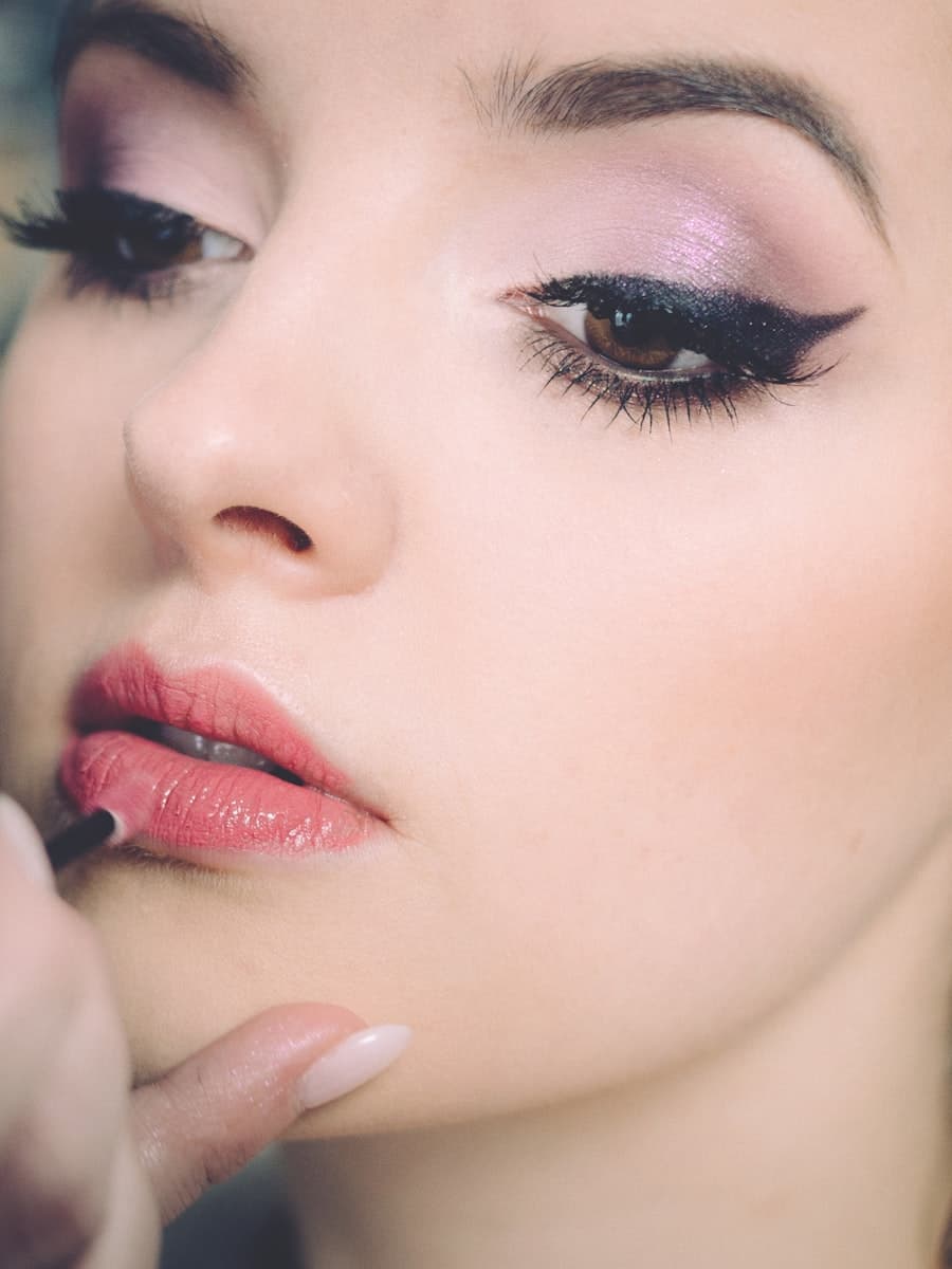 Makeup · Eva Glow